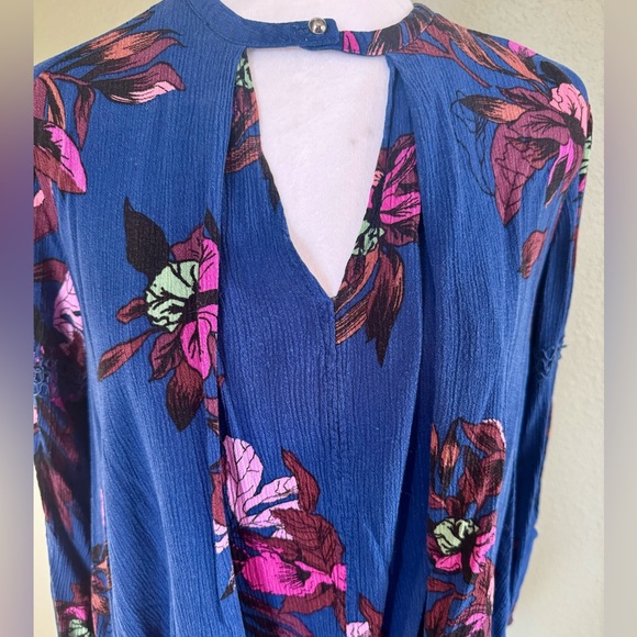 Beautiful Free People Swing Blouse XS Royal Blue Orchid Print - Picture 3 of 6